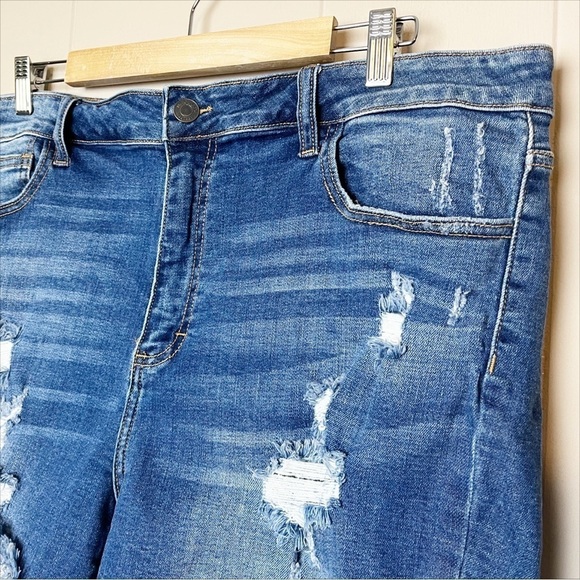 Cello High Rise Denim Shorts 3X stretch distressed midi plus size ripped cut off - Picture 2 of 14
